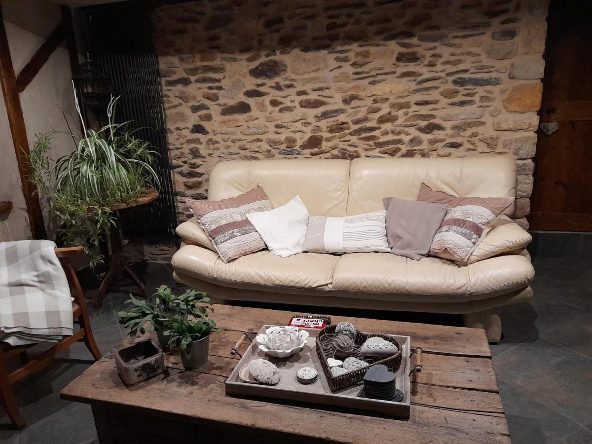 Les Hotes Du Lac, Chambres Et Tables D'Hotes Mandailles  エクステリア 写真