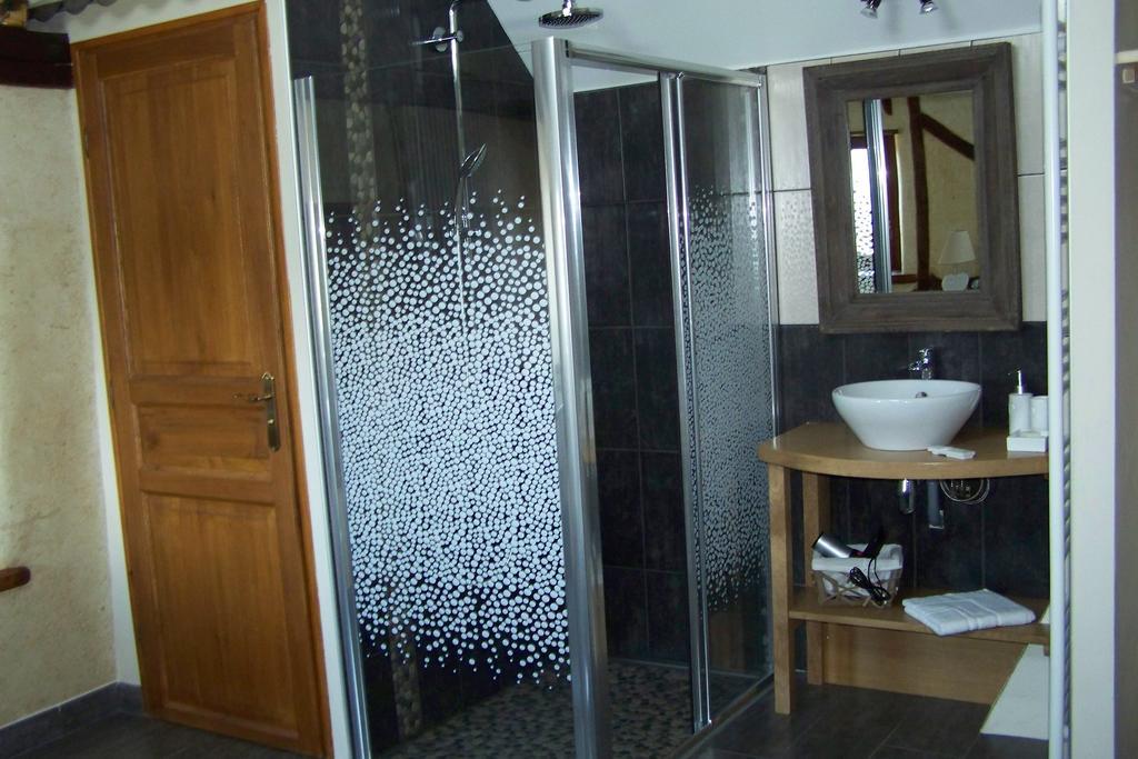 Les Hotes Du Lac, Chambres Et Tables D'Hotes Mandailles  部屋 写真