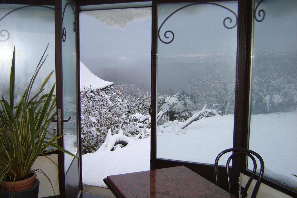 Les Hotes Du Lac, Chambres Et Tables D'Hotes Mandailles  エクステリア 写真