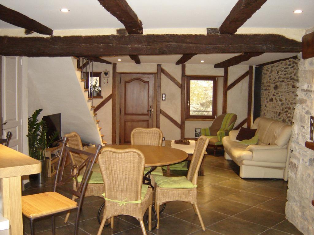 Les Hotes Du Lac, Chambres Et Tables D'Hotes Mandailles  エクステリア 写真