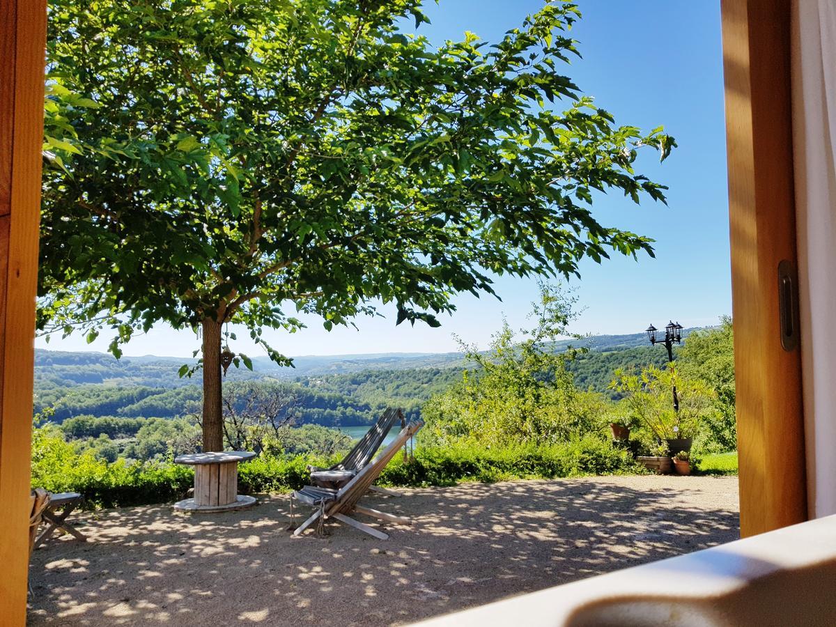 Les Hotes Du Lac, Chambres Et Tables D'Hotes Mandailles  エクステリア 写真